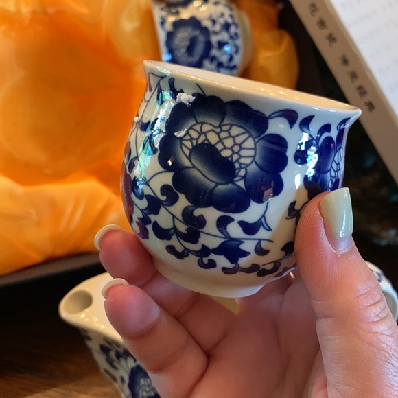 Chinoiserie Blue and White Tea Set - Picture 4 of 8